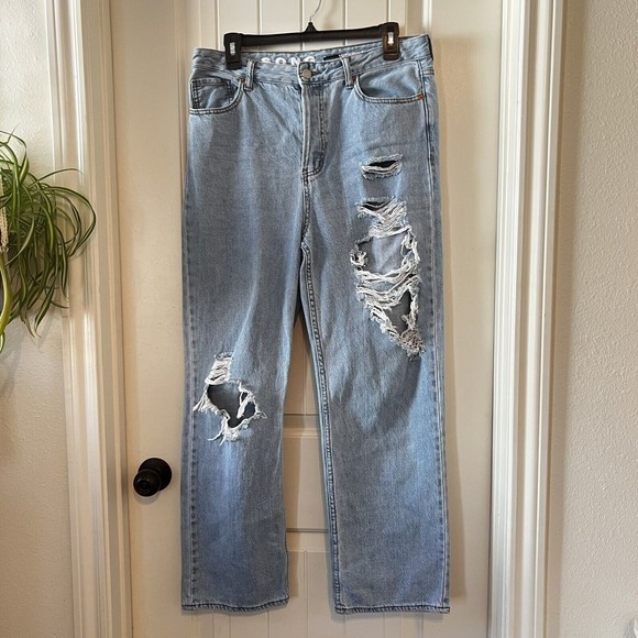 S.O.N.G. Street Jeans Size 11/30 Distressed Wide Leg Light Wash Blue Button Fly - Picture 2 of 13